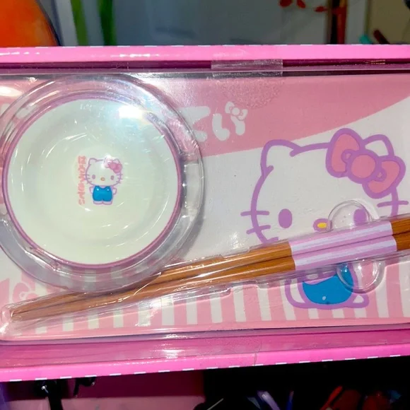 Hello Kitty Sushi Plate Set - Picture 2 of 3